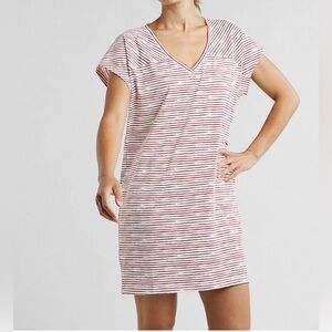 Title Nine Red and White Striped V‑Neck  Women’s Size XL